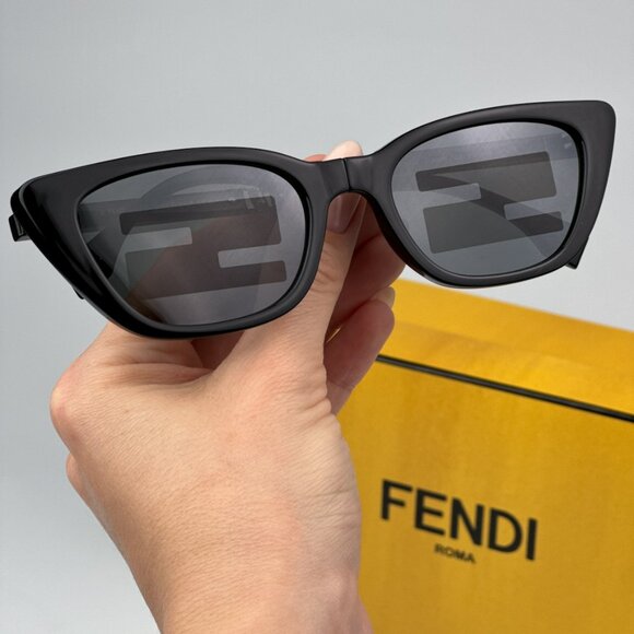 Fendi FE40089I 01C FOLDING BRAND NEW Sunglasses Black Mirror Pattern Women